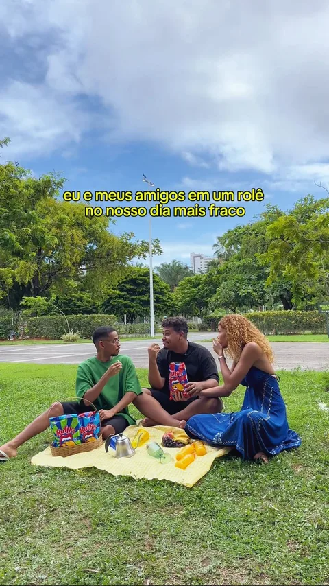 Reel de publicidade do Yugui para Ruffles, num piquenique com amigos