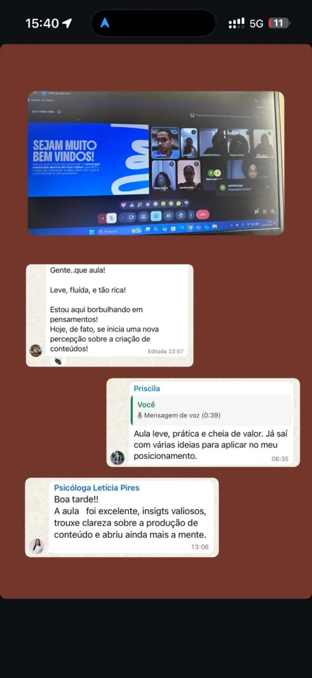 Colagem de mensagens de WhatsApp de Priscila e da psicóloga Letícia Pires elogiando a aula